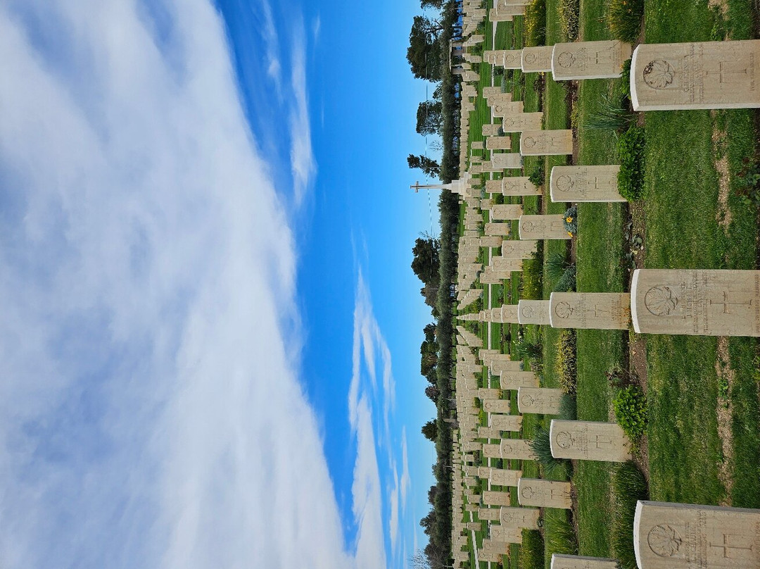 Moro River Canadian War Cemetery景点图片