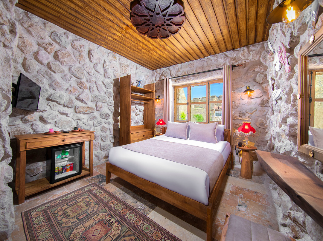 Çavuşi̇n Stone House