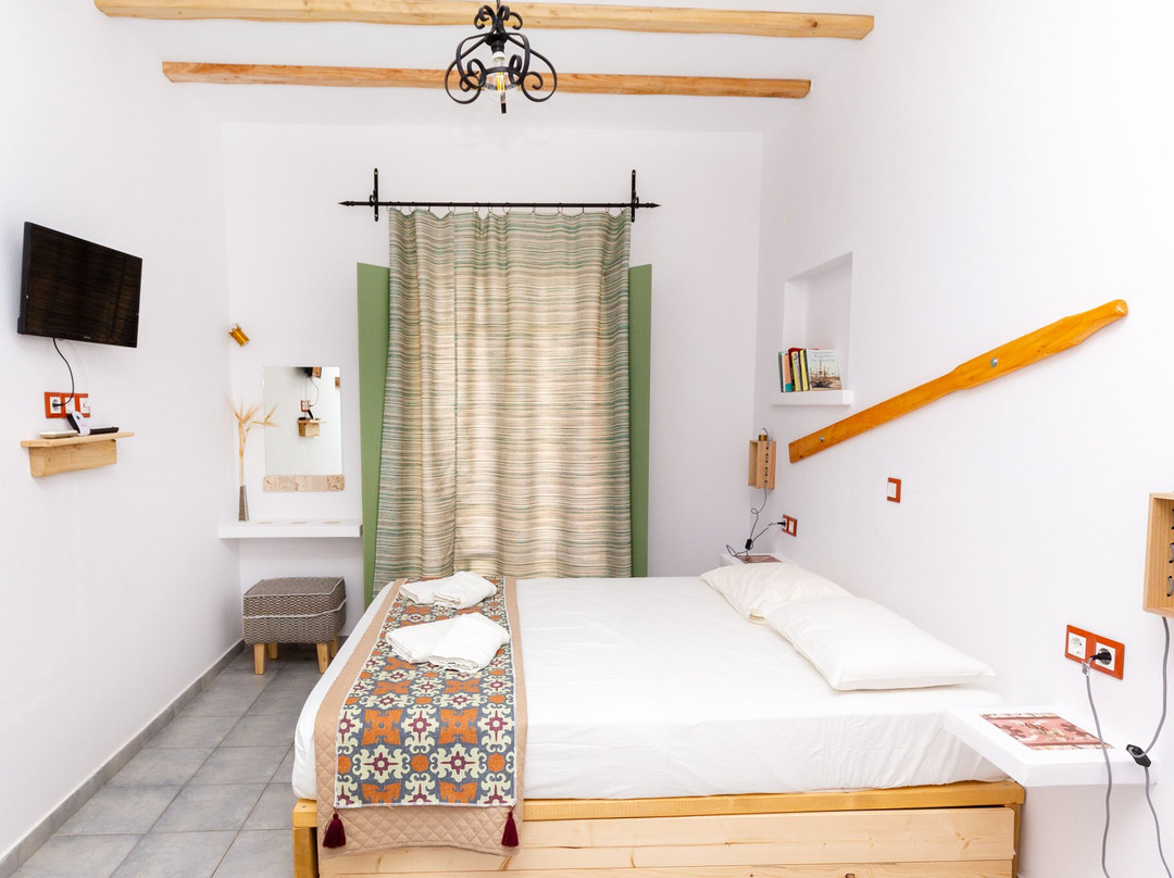 Ailouros Summer Hotel主图