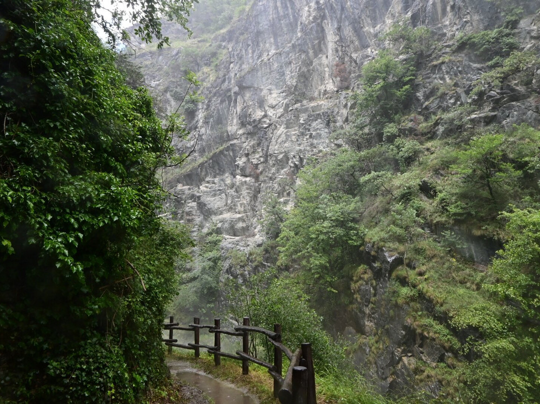 Cascata di Isollaz景点图片