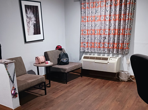 日出旅馆及套房