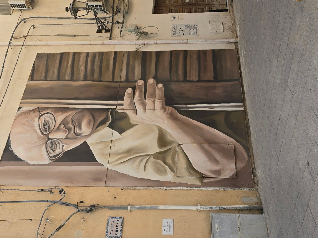 Statua del Commissario Montalbano-Porto Empedocle必去景点