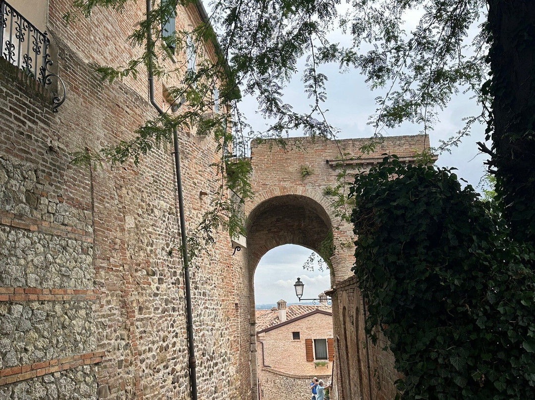 Porta del Campanone Vecchio (XI – XII sec.)-圣阿尔坎杰洛-迪罗马涅必去景点