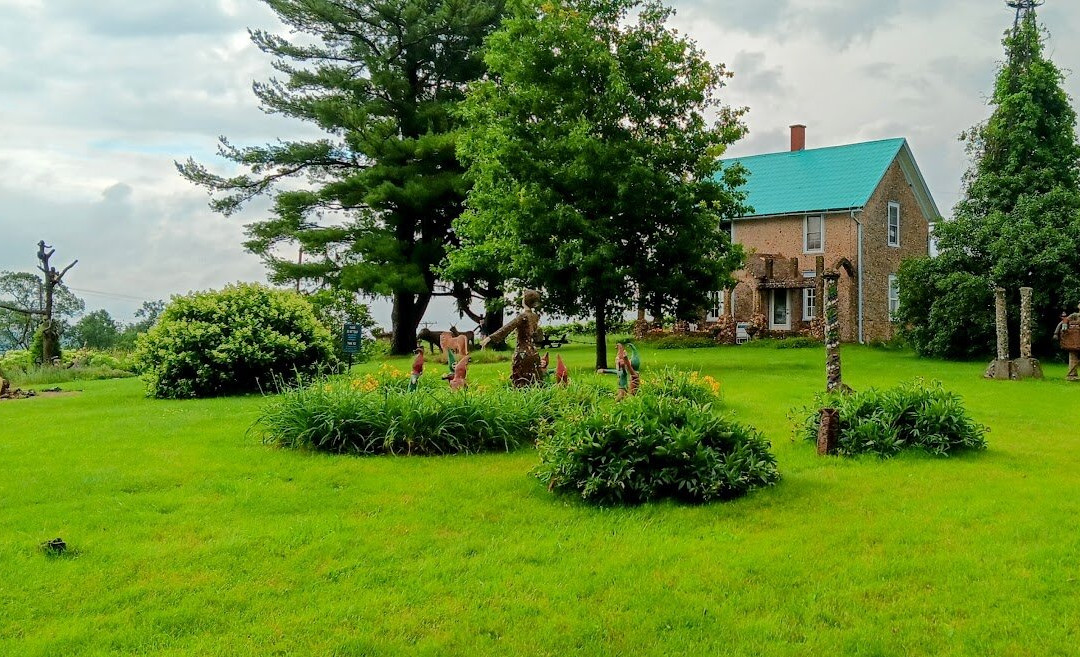 Nick Engelbert's Grandview-Hollandale必去景点