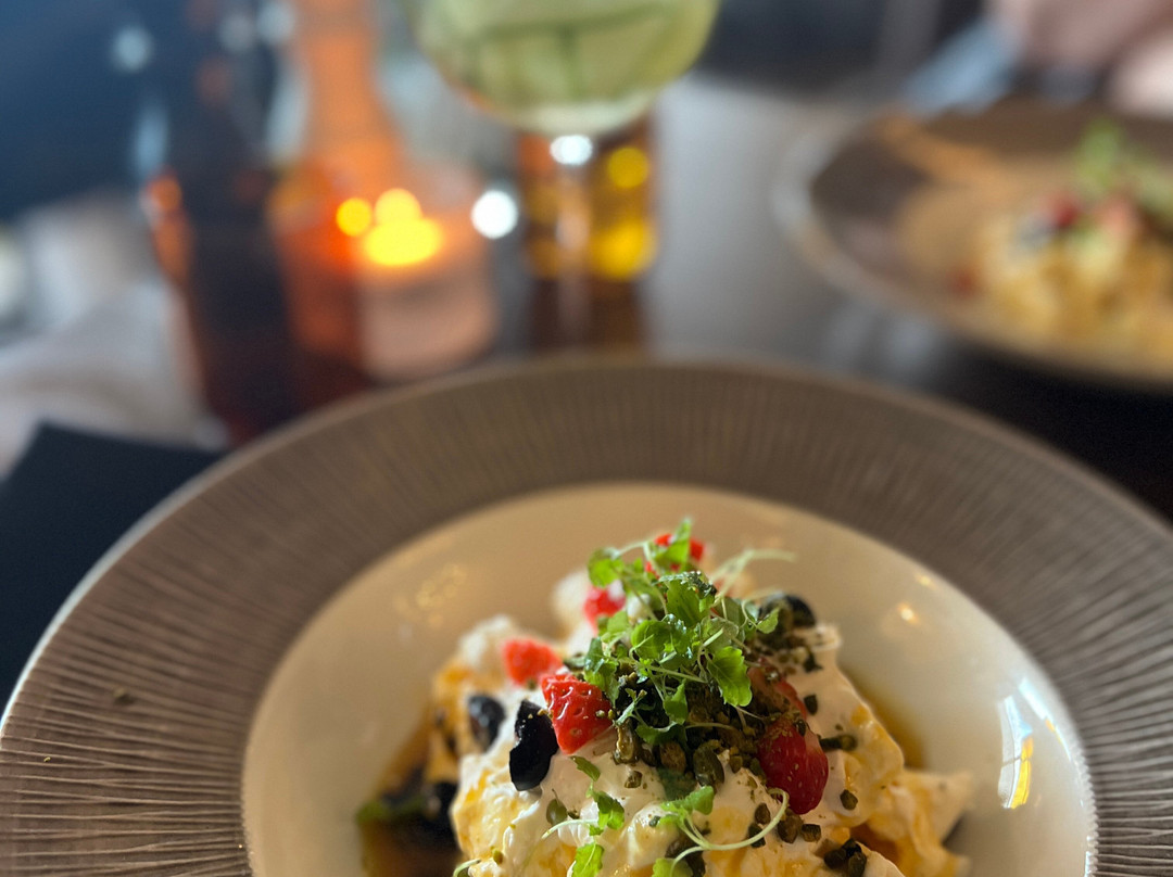 Zephyr Bistro At Dart Marina Hotel