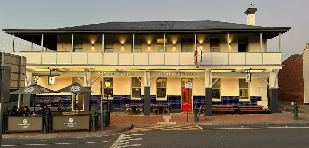 Alexandra餐馆和美食-The Corner Hotel Alexandra