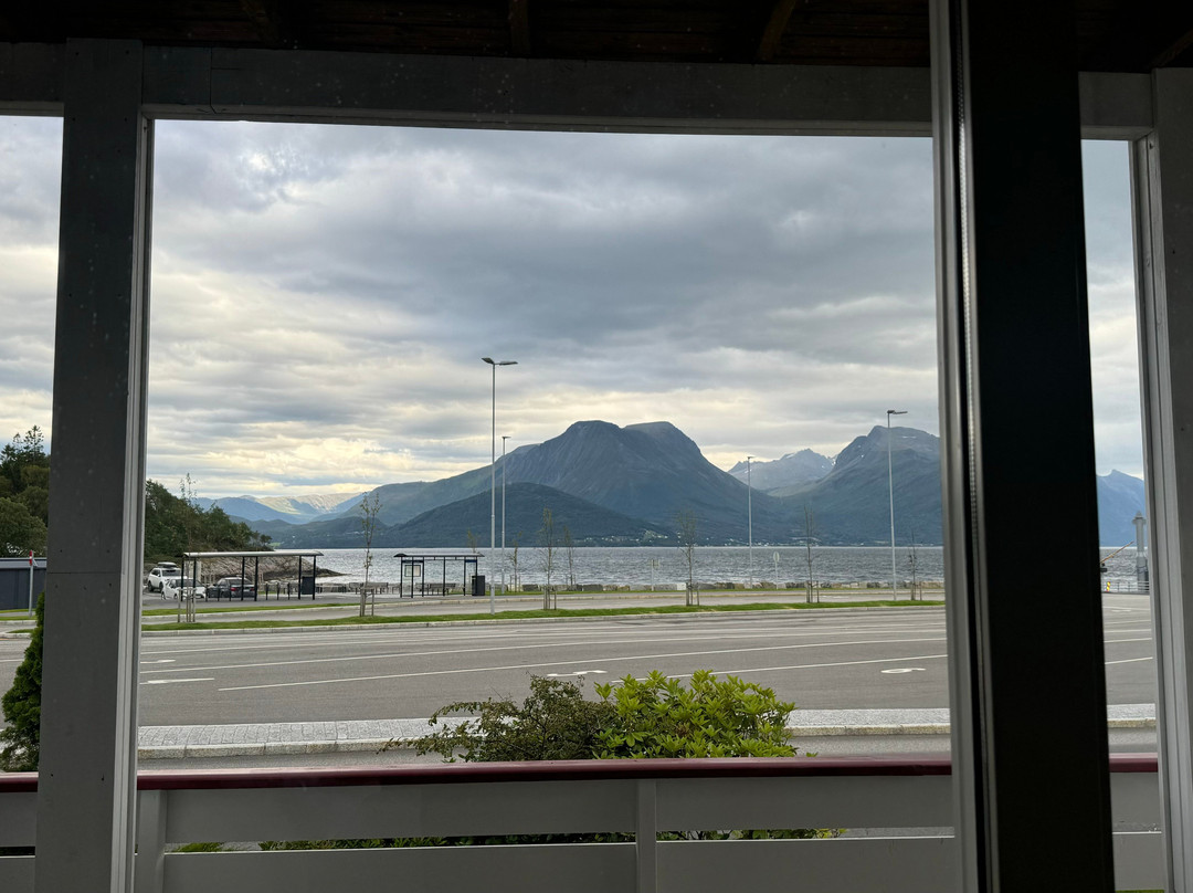 桑德峡湾酒店主图