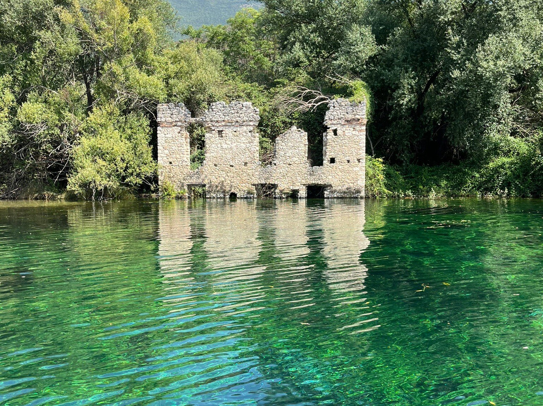 Lago di Capo d'Acqua景点图片