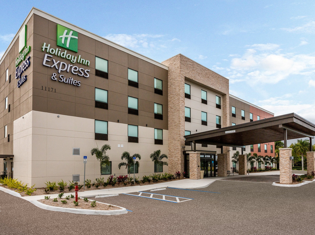 Holiday Inn Express & Suites Ft Myers Beach-Sanibel Gateway by IHG