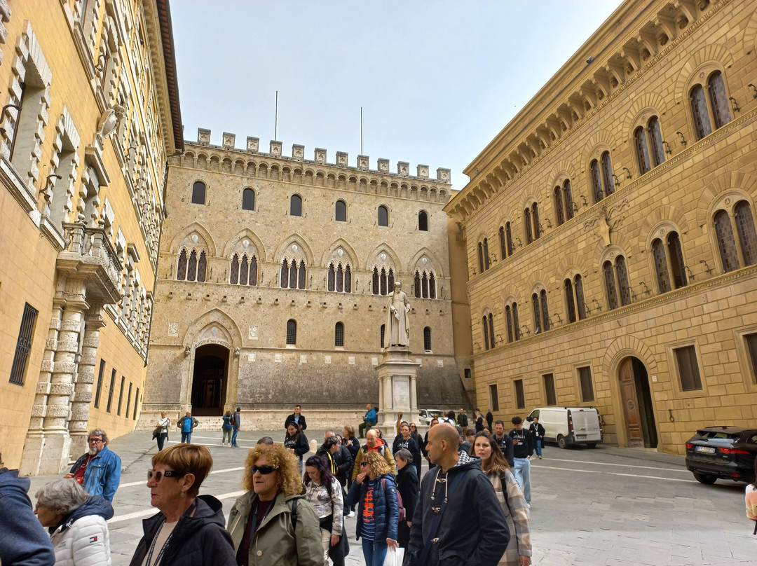Palazzo Salimbeni-锡耶纳必去景点