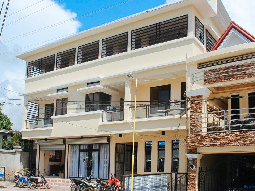 RedDoorz @ LS Suites Poblacion Culasi Antique