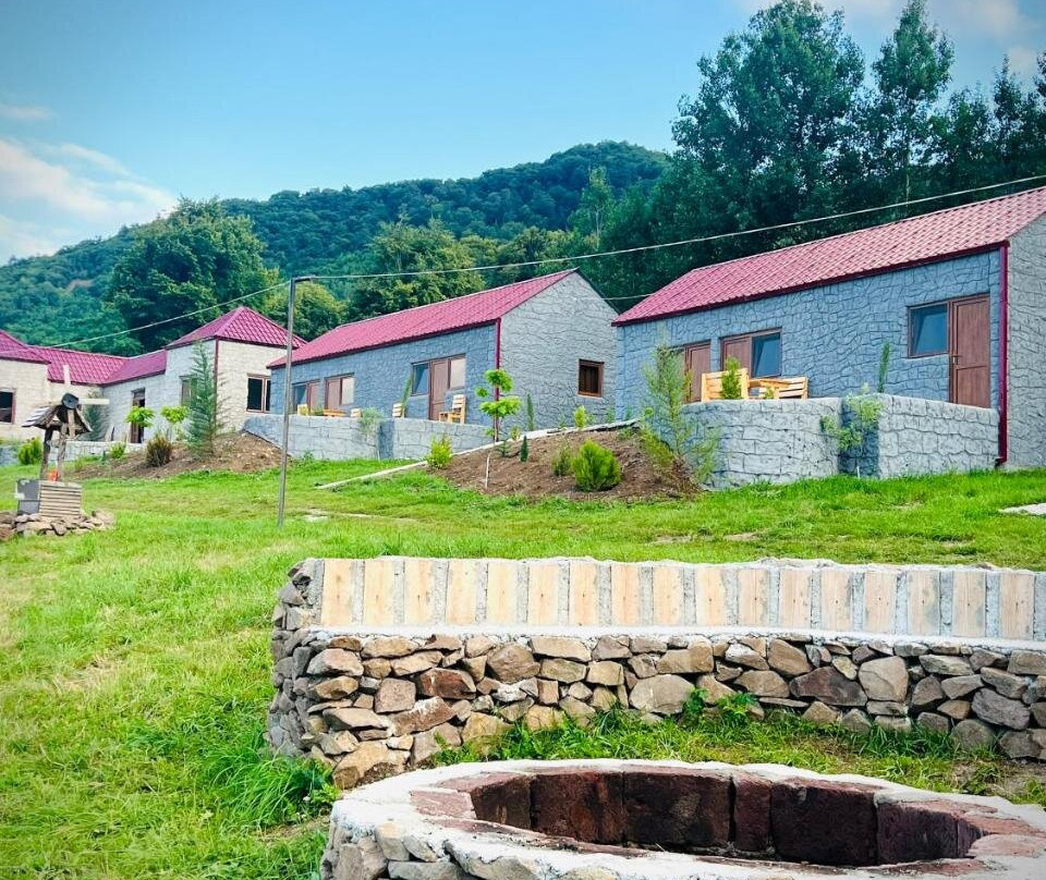 Shahunts Resort
