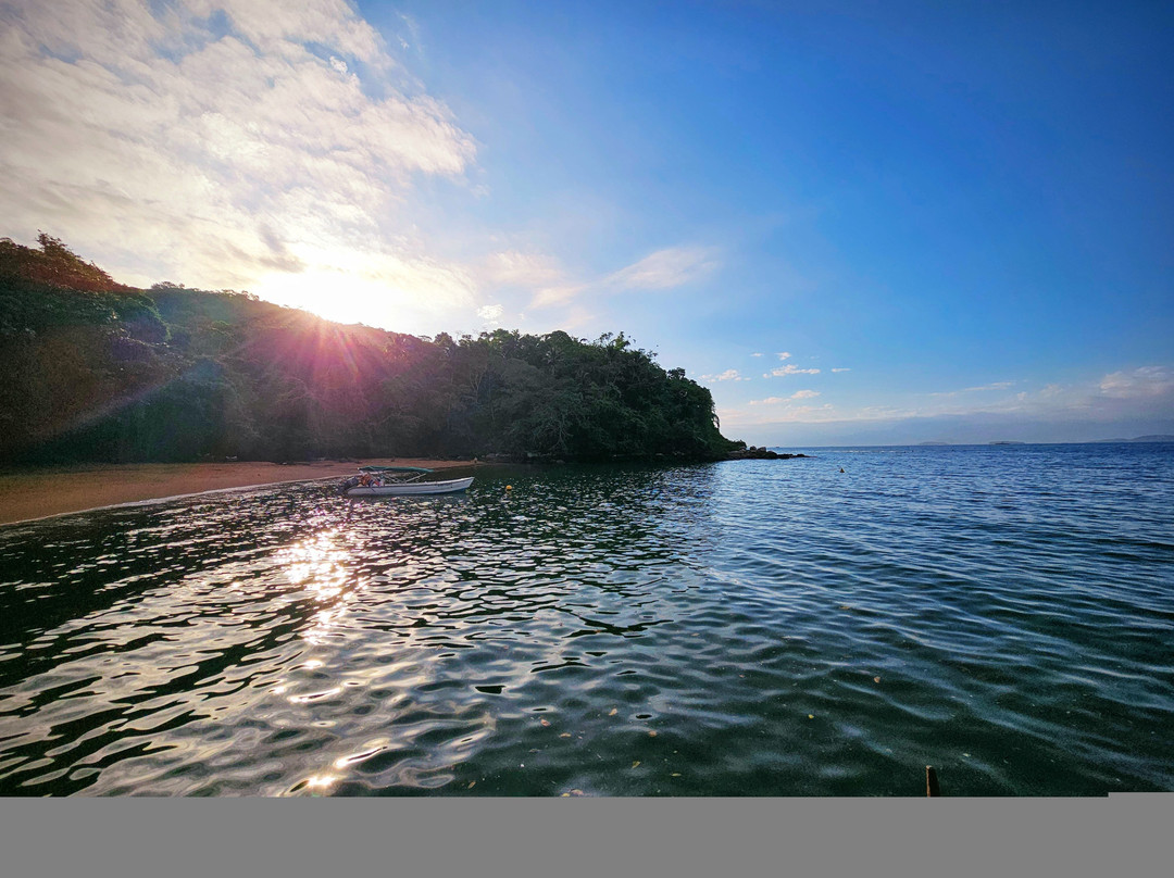 Araçatibinha Beach景点图片
