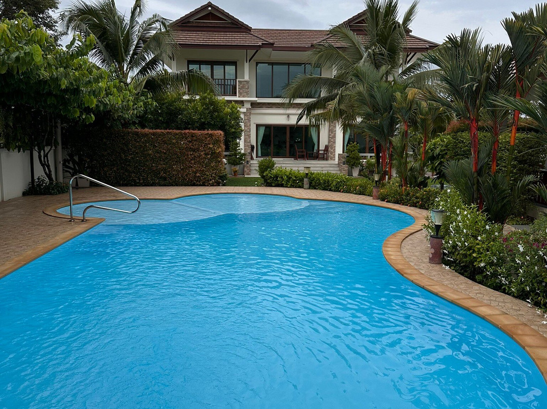 Mak Daeng Villa