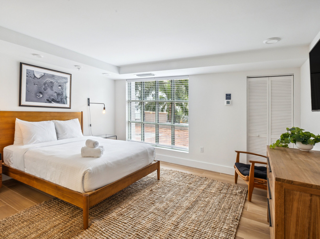 Tucker At Gables Grand Plaza Miami