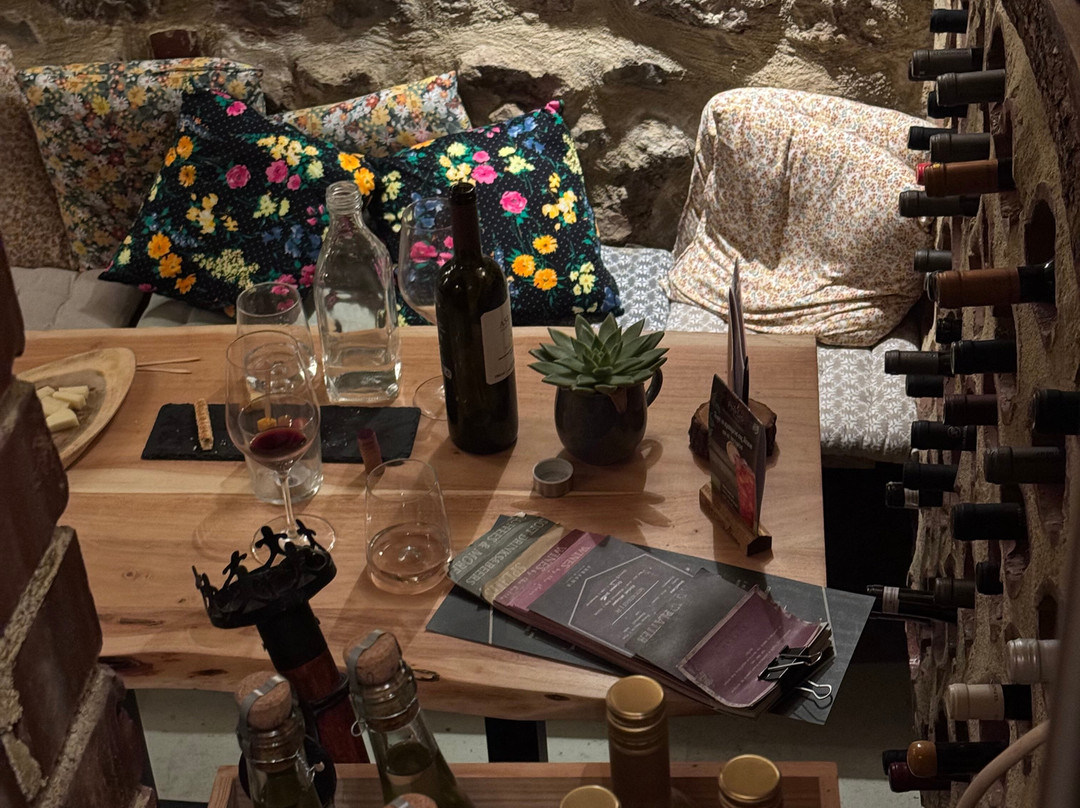 Abraam's Wines & Tales