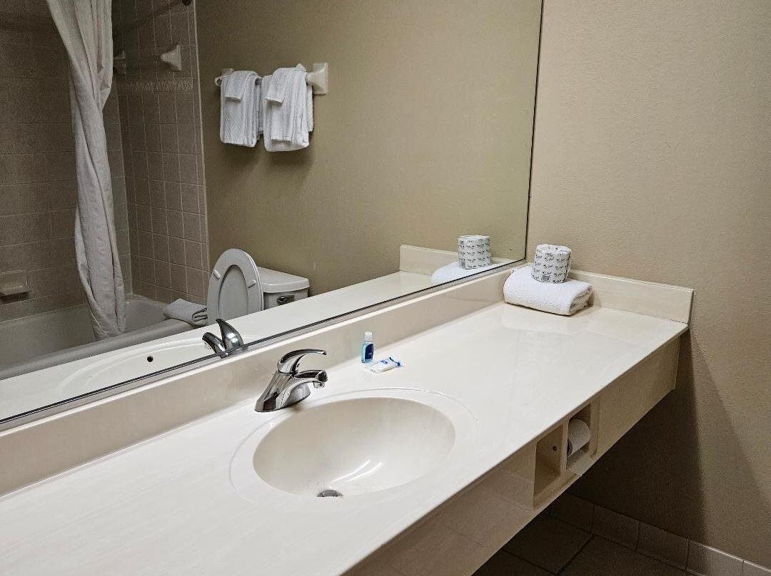 Rodeway Inn & Suites Milwaukee主图
