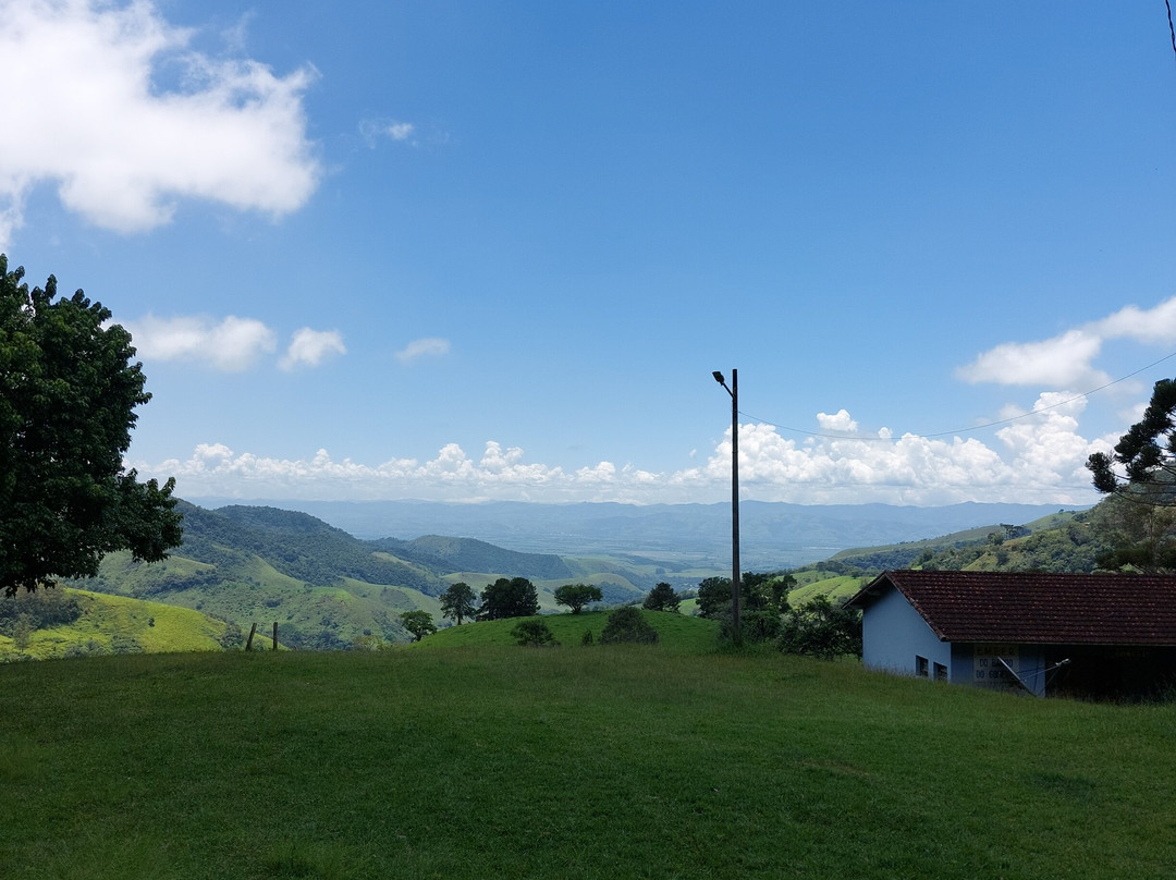 Cachoeira Gomeral-瓜拉廷格塔必去景点