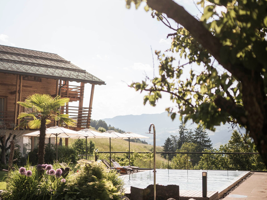 Presulis Hideaway Apartments & Restaurant主图