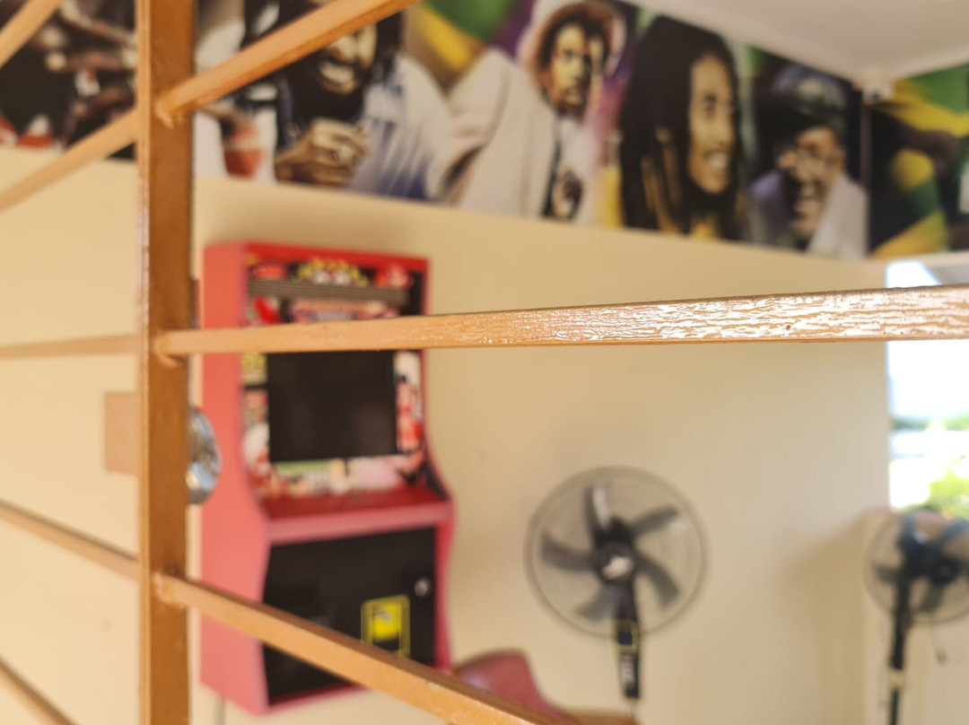 Paradise Place主图