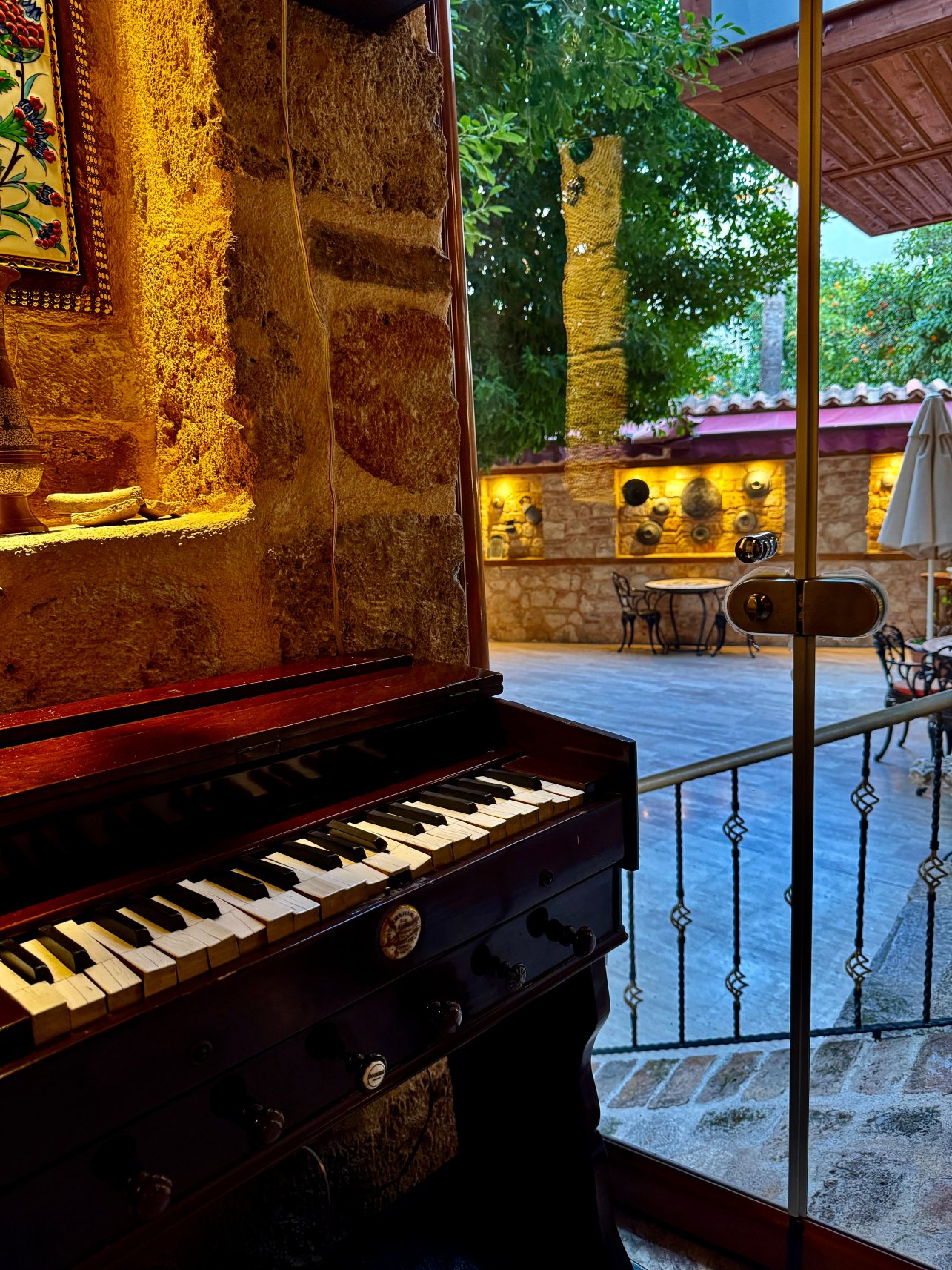 白色花园酒店-浴室