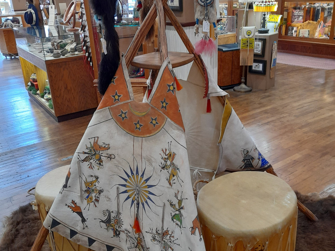 Prairie Edge Trading Co. & Galleries-拉皮德城必去景点