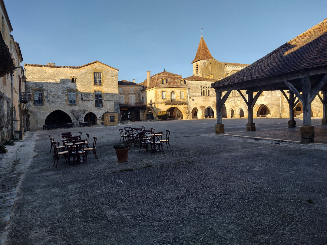 Place des Cornieres, Monpazier景点图片