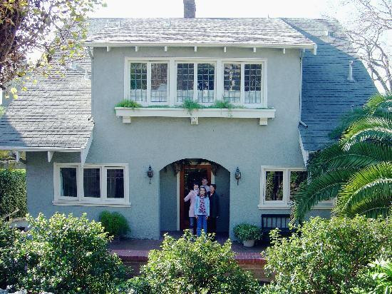 Mary's Bed and Breakfast主图