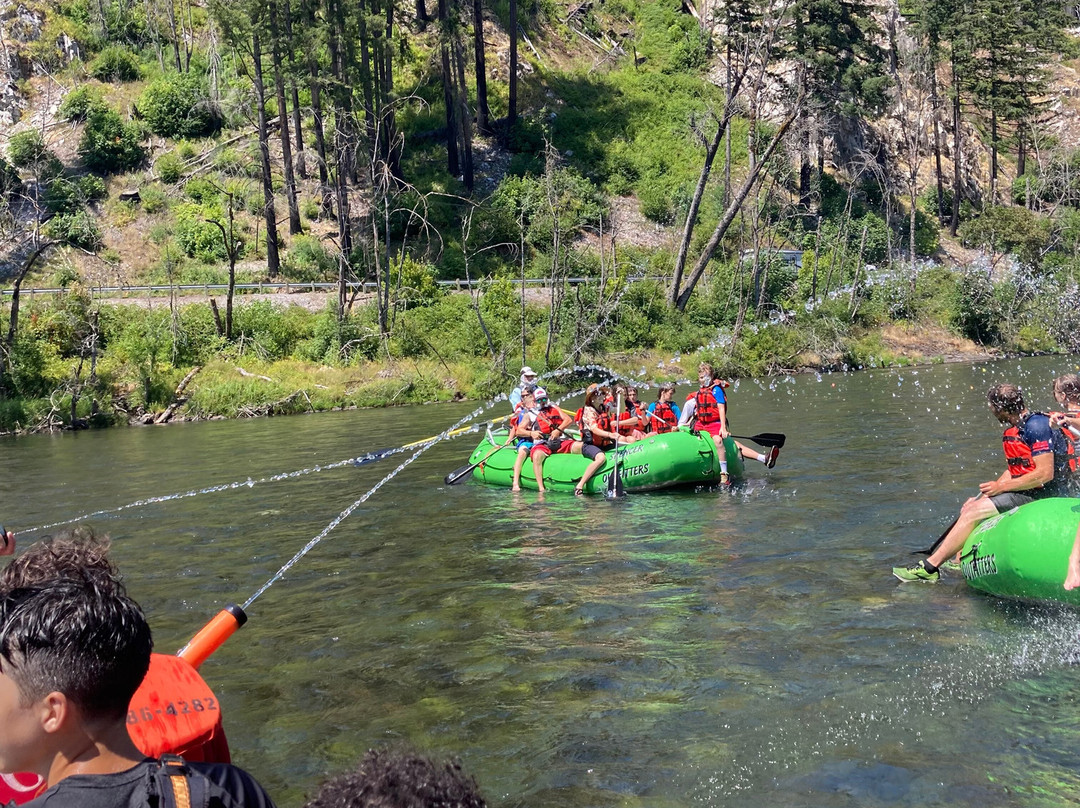 Spencer Outfitters Fishing and Rafting Tours景点图片