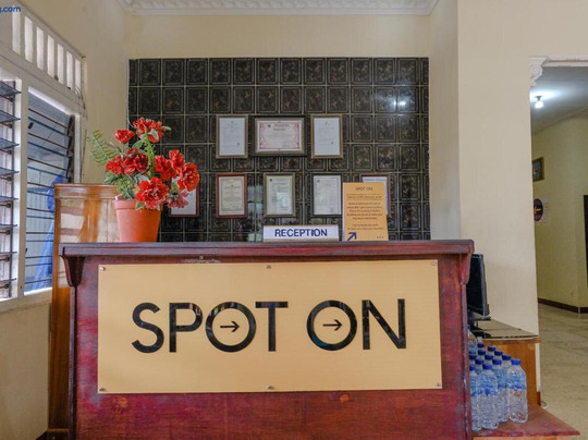 SPOT ON 1847 Hotel Maya