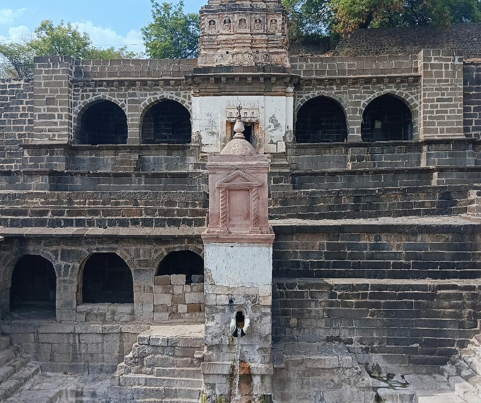 Lonar crater lake景点图片