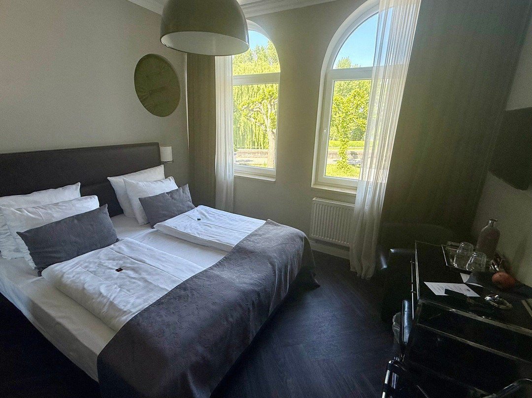 莱茵布里克别墅酒店主图