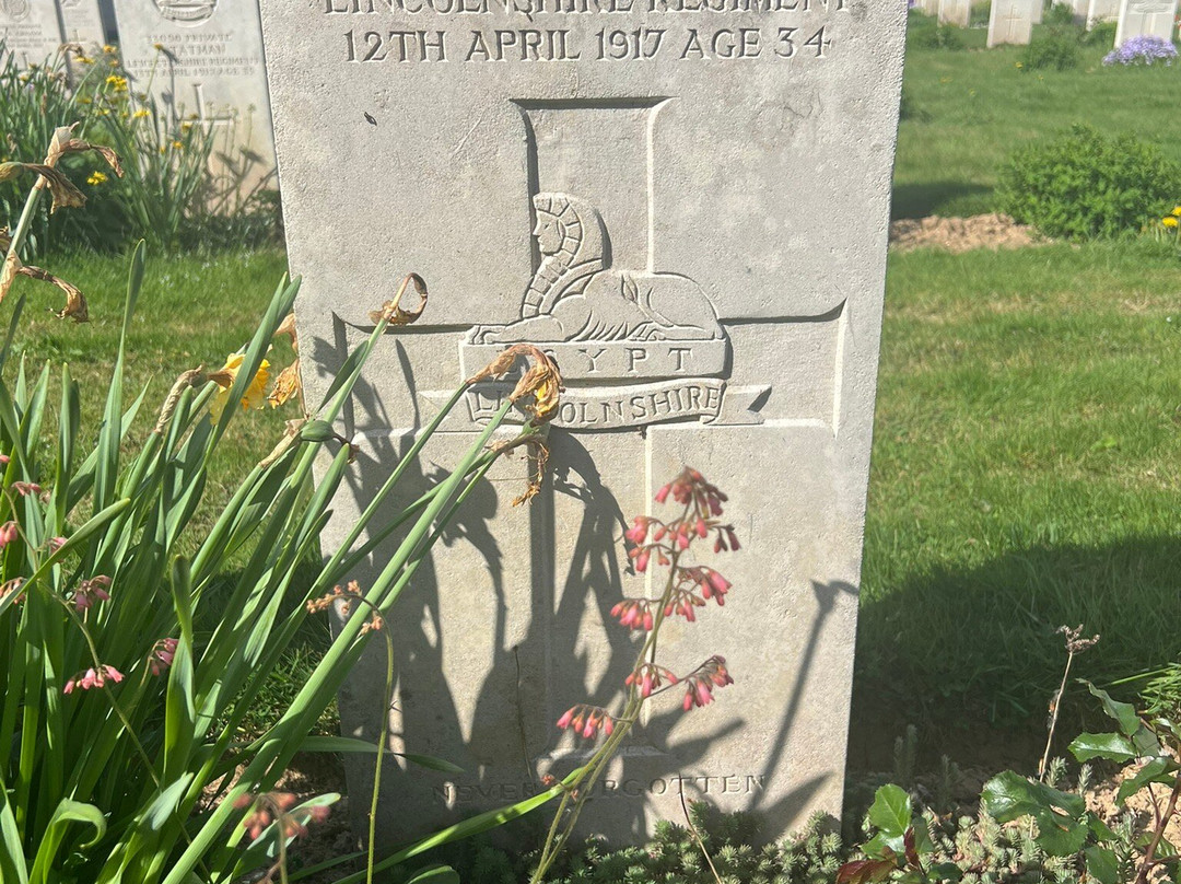 Warlincourt Halte British War Cemetery-Saulty必去景点