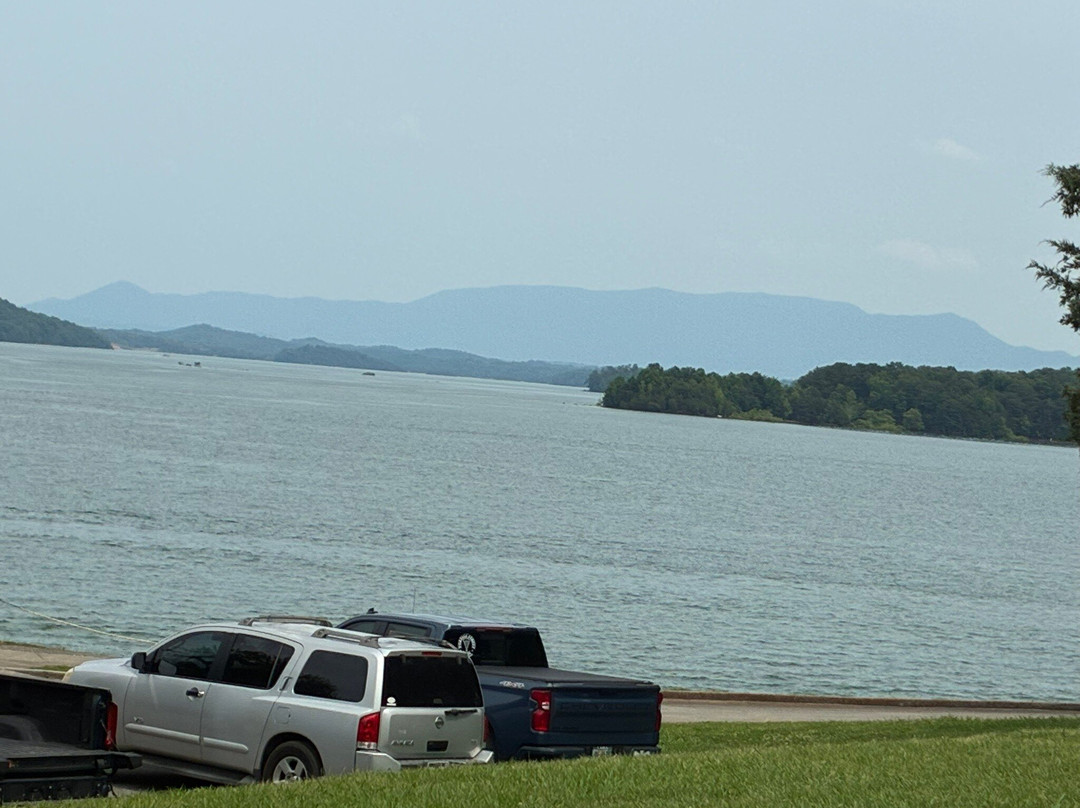 Douglas Headwater Public Swimming Beach-塞维尔维尔必去景点