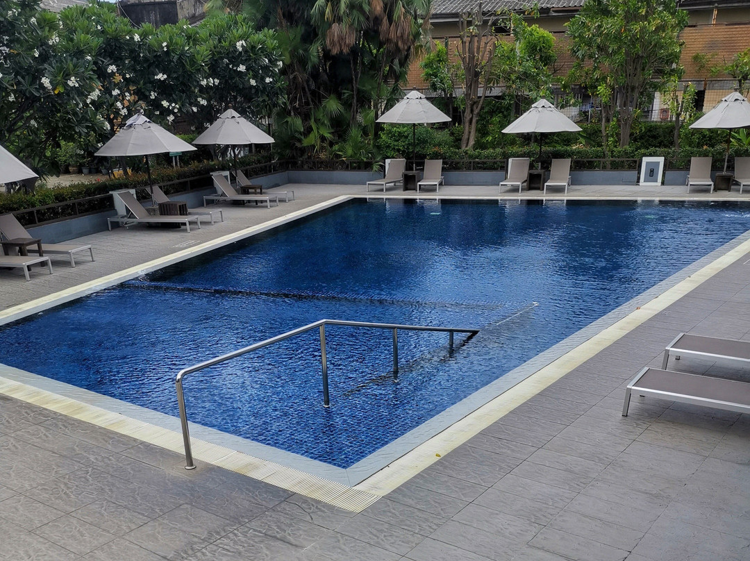 苏瓦那胡米机场西佳酒店主图