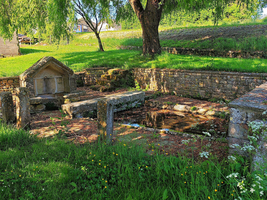 Fontaine Et Lavoir De Chey-Melle必去景点