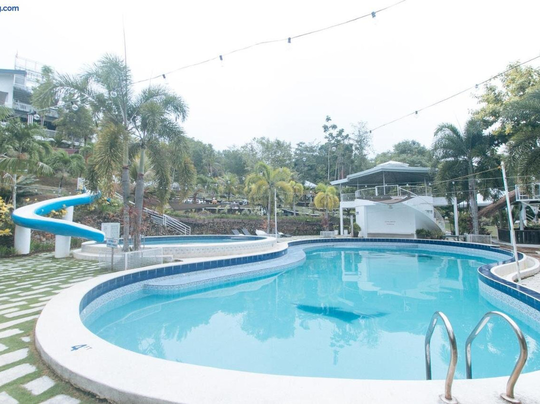 RedDoorz At Marceily Point Resort Guimaras