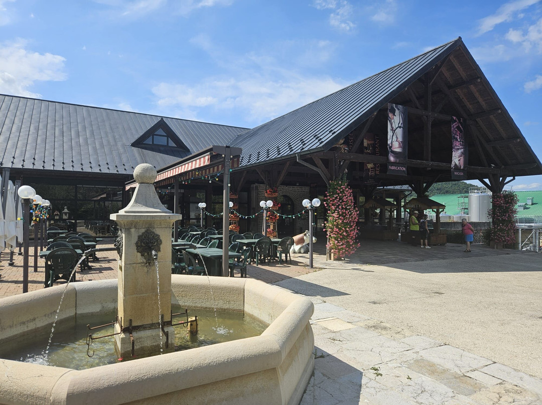 Le Hameau du Fromage-Cleron必去景点