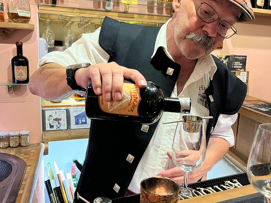 Smallest Whisky Bar On Earth-Santa Maria Val Müstair必去景点