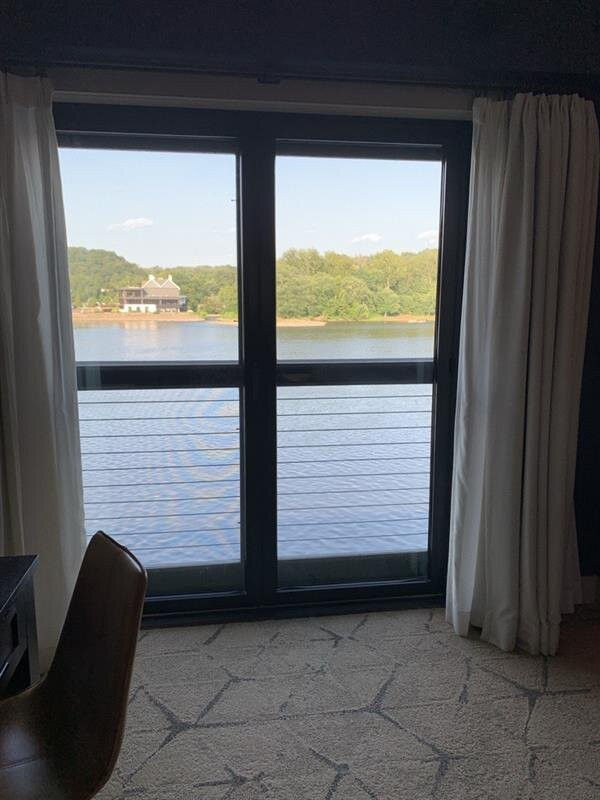 Ghost Light Inn主图