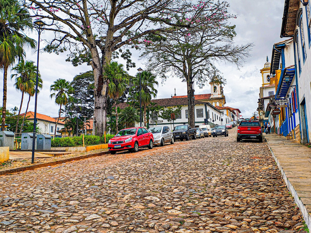 Praca Gomes Freire-Mariana必去景点