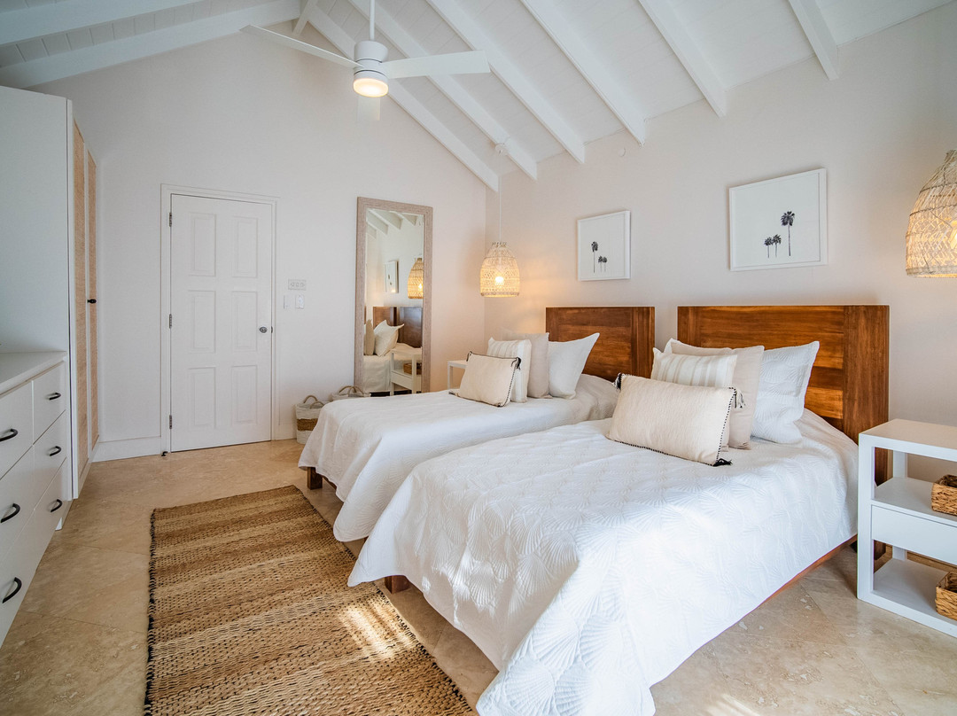 Little Good Harbour主图