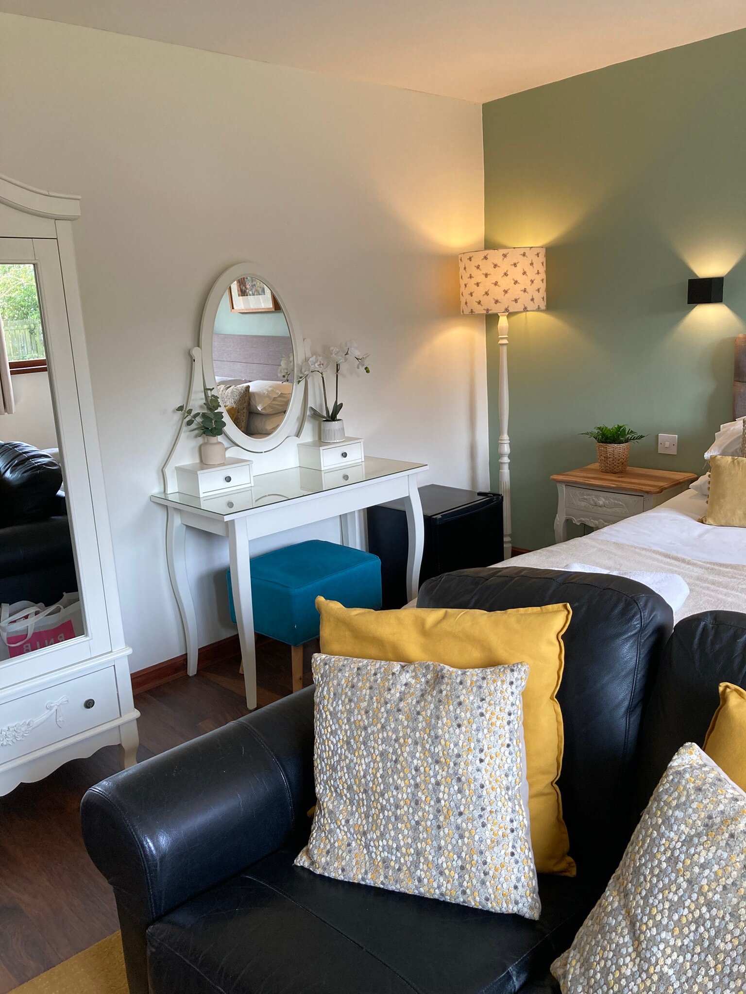 Pantile Lodge-官方