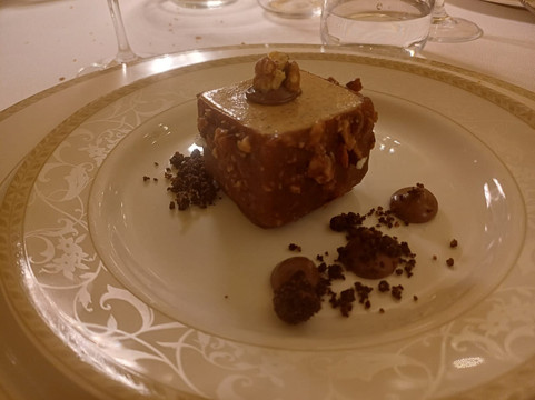 康普莱索特莫维辛酒店主图