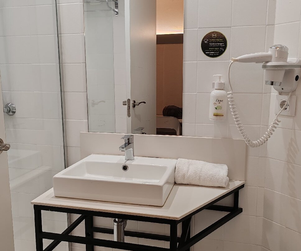 B&B HOTEL Figueres主图