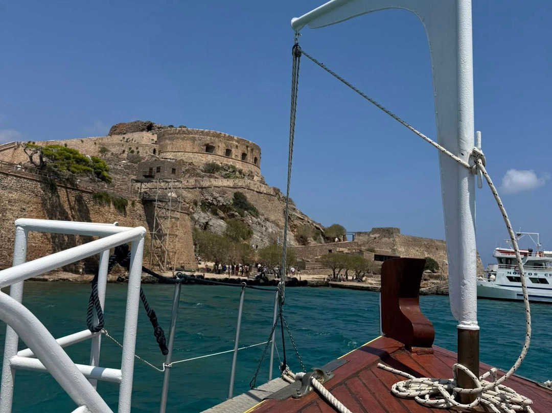 Stefanos Tours-Sissi必去景点