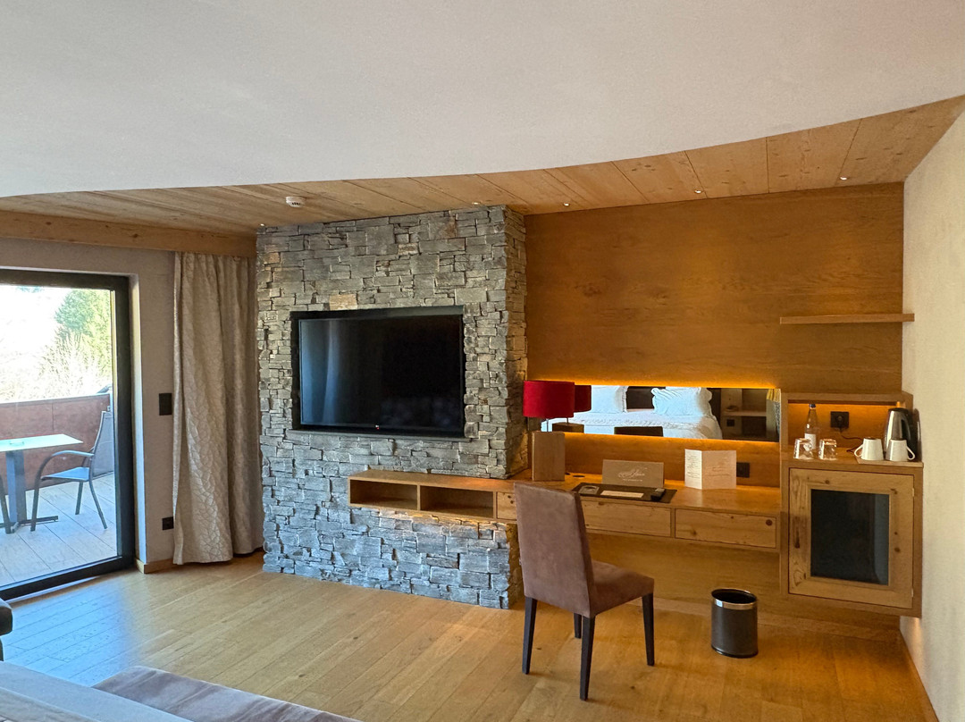 Hôtel Restaurant & SPA Julien主图
