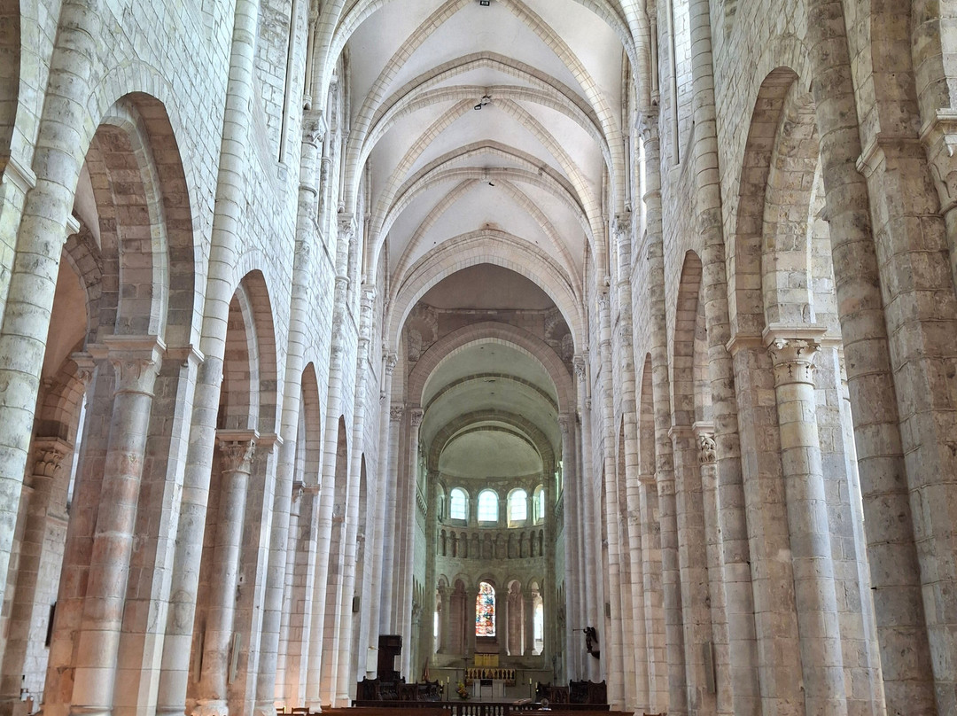 Abbaye de Fleury-Saint-Benoit-sur-Loire必去景点