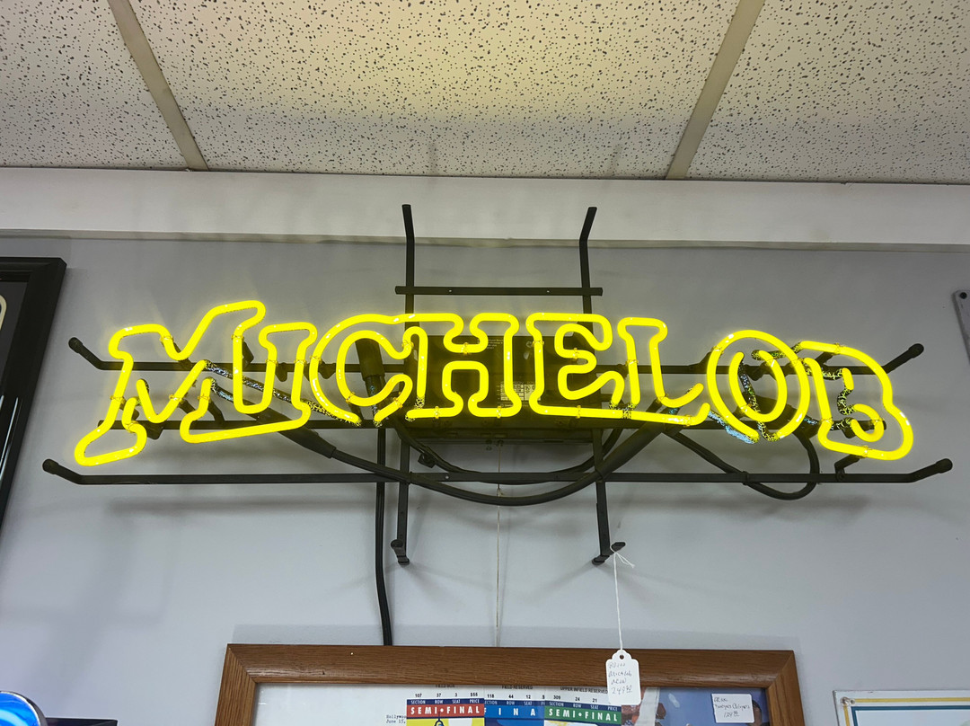 RoadRunner Antiques & More