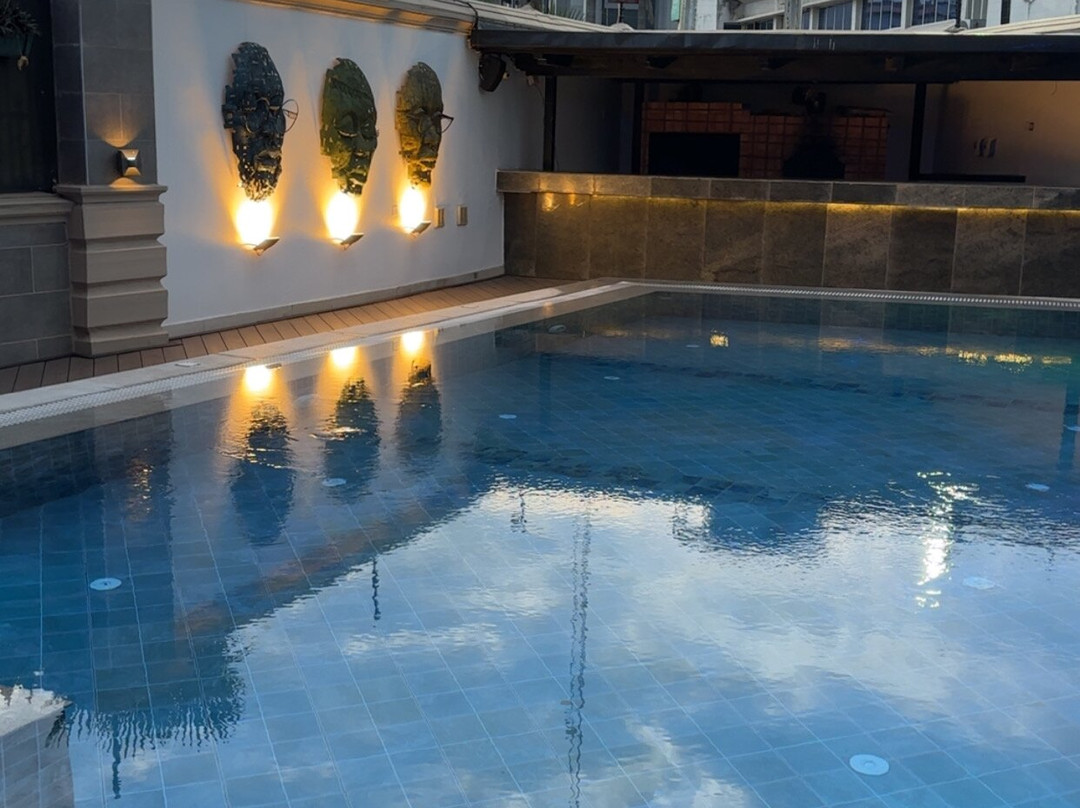 Johnwood Hotel by Bolton主图